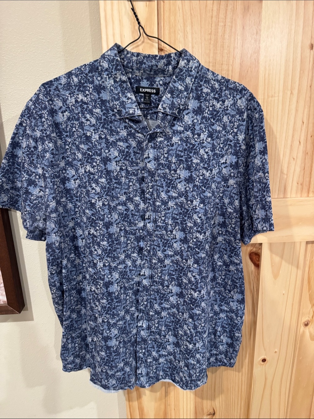 Express Men's Short-Sleeve Button-Down in Blue Floral Print